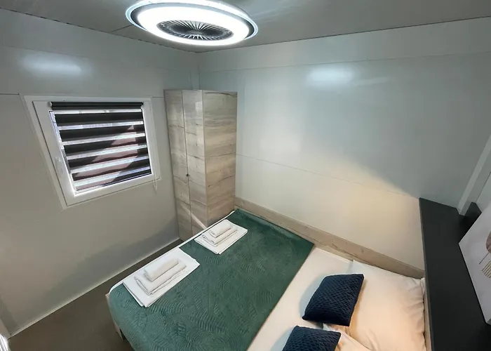 אתר קמפינג Mobile Nika&lana פריבלאקה