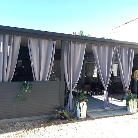 Mobile Nika&lana Campingplatz Privlaka (Zadar)