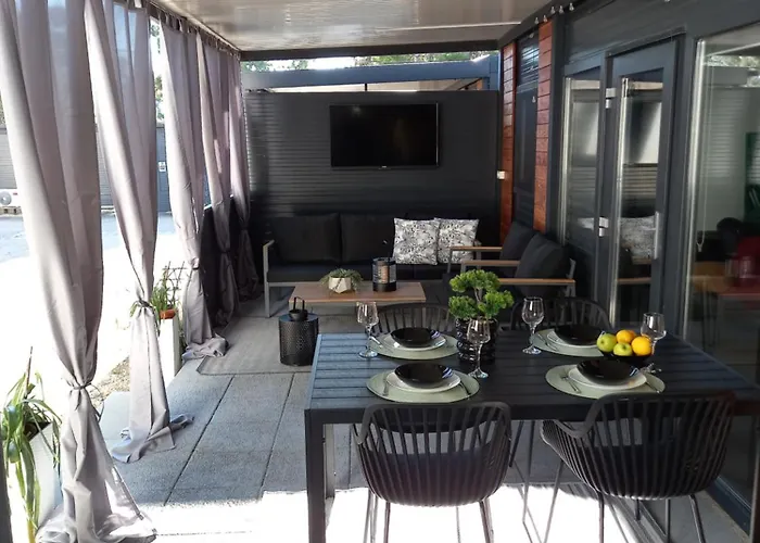 Mobile Nika&lana Kemp